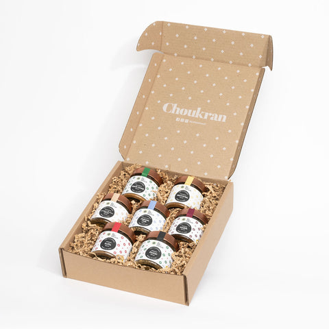 Coffret cadeau choukran de la marque les filles fattoush qui comprend les sept mélange d'épices (Zaatar, Soujok, Shawarma, Shish Taouk, Pomme de Terre, Poisson, Kefta)